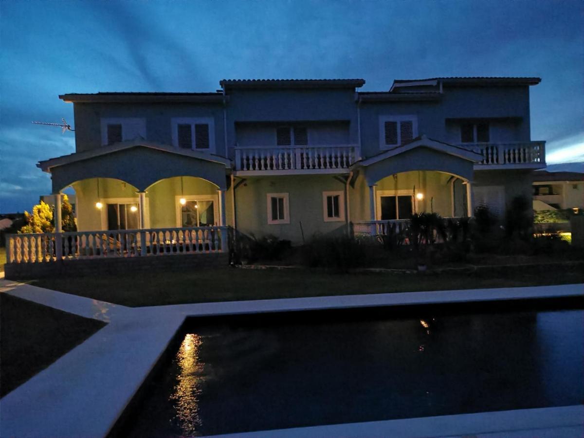 Apartments Vesna Затон Екстериор снимка